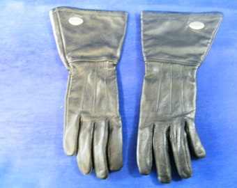 Women's Harley Davidson Gauntlet Gloves - Size Small - Good, Used Condition - see photos and description