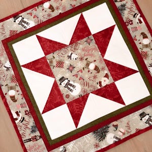 Vintage Christmas Tree Quilted Table Topper NCU0HNH161