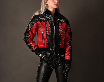 Dames bomberjack van rundleer met studs en kettingdetails op de rug | Gothic punkstijl