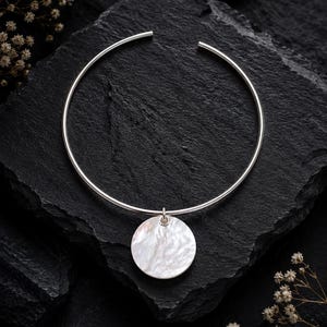 925 Sterling Silver Mother of Pearl Choker Necklace, Round Shell Pendant, Minimalist Collar Jewelry