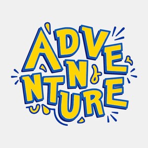 Può includere: Un design grafico che presenta la parola ADVENTURE in lettere maiuscole gialle, in grassetto e senza grazie, con un contorno blu spesso e un'ombra. Il testo è disposto in un layout circolare sovrapposto con piccoli accenti decorativi blu.