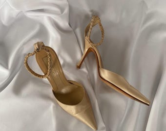 sz 37 90s vintage Sergio Rossi pointy toe ankle strap satin heels in cream beige