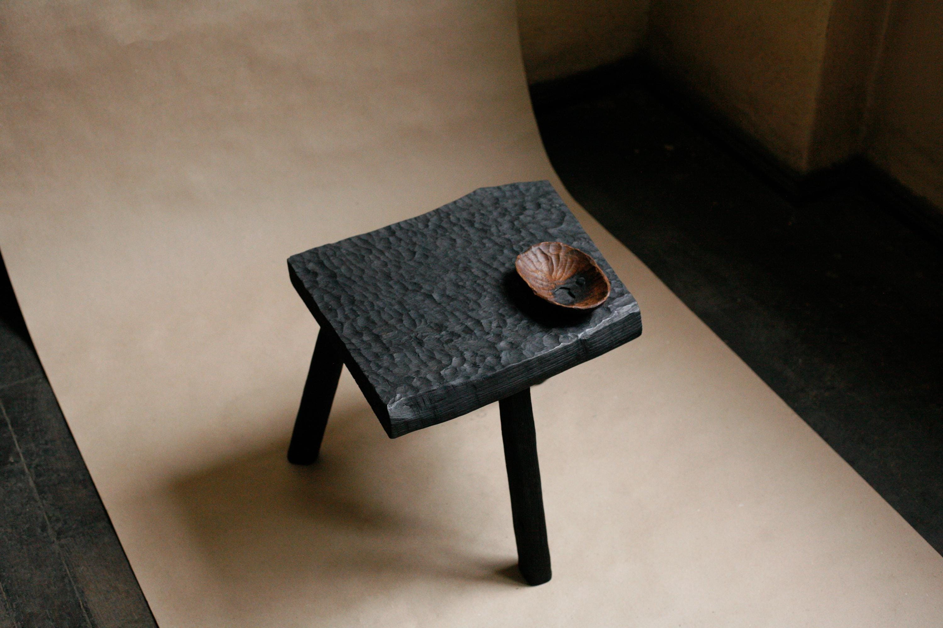 Sculptural stool - Etsy 日本