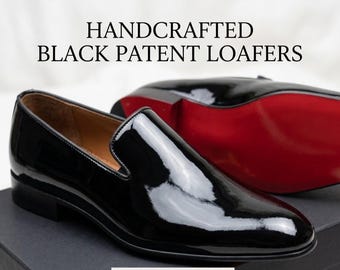 Handgemaakte damesloafers in Christian Louboutin-stijl met rode zool en lakleren details.