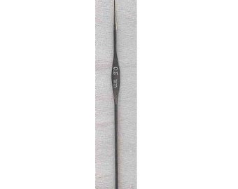 Lace Crochet Hook - Steel - US Size 16 (0.40mm) or Size 15 (0.50mm)