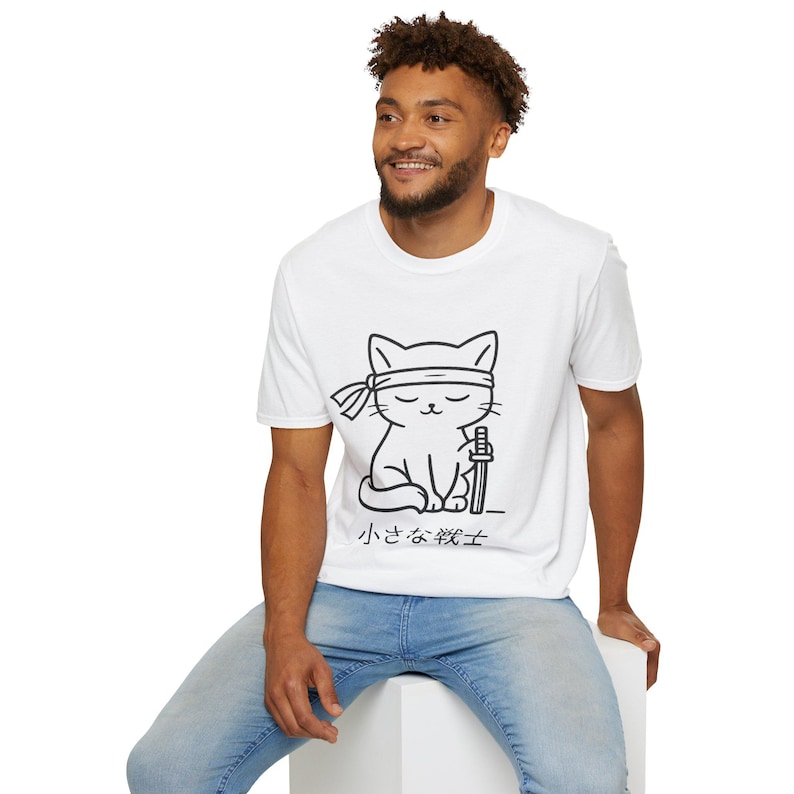 Camiseta de gato samurái, camiseta de guerrero neko japonés, camiseta gráfica minimalista inspirada en el anime. imagen 3