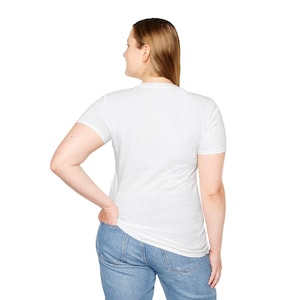 Camiseta de gato samurái, camiseta de guerrero neko japonés, camiseta gráfica minimalista inspirada en el anime. imagen 5
