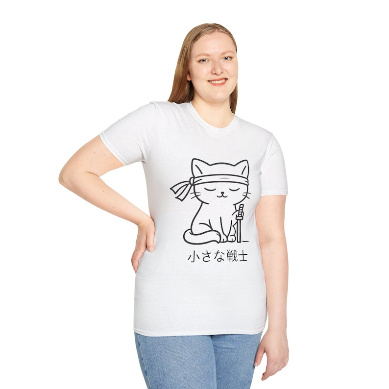Camiseta de gato samurái, camiseta de guerrero neko japonés, camiseta gráfica minimalista inspirada en el anime. imagen 4