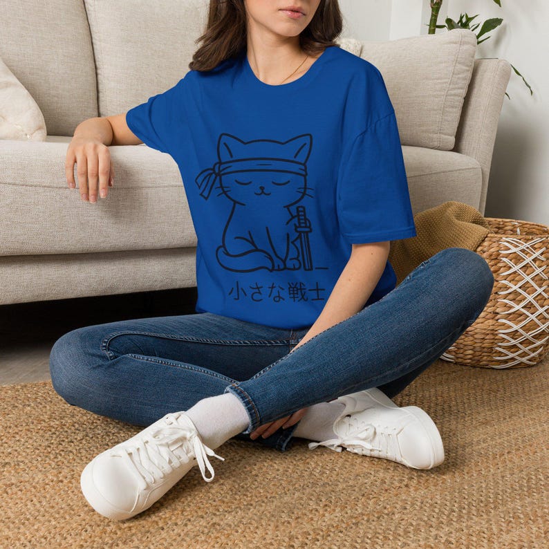 Camiseta de gato samurái, camiseta de guerrero neko japonés, camiseta gráfica minimalista inspirada en el anime. imagen 6