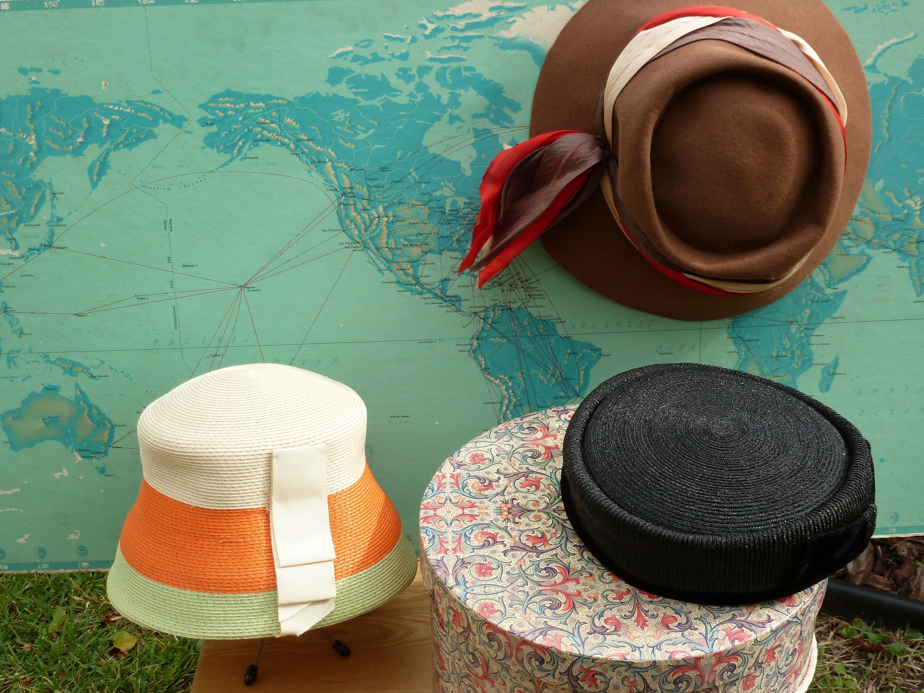 Mod Vintage 1960s Spring Summer Tricolor Raffia Straw Hat