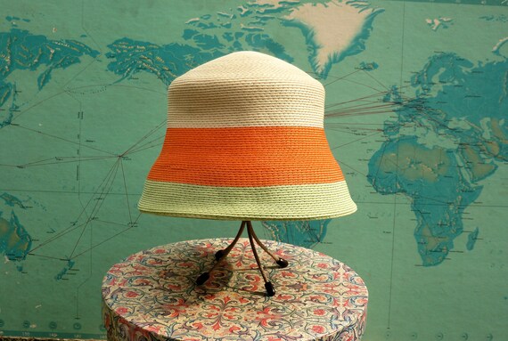 Mod Vintage 1960s Spring Summer Tricolor Raffia Straw Hat with Pleated Ribbon by Dayne