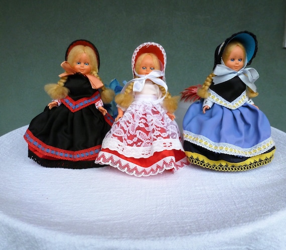 SALE! Vintage Set of 3 Blue-Eyed Dolls Blonde Braids and Bonnets Excellent Condition Triplets Gift