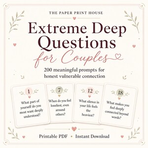 以下が含まれることがあります： The Paper Print Houseによる「Extreme Deep Questions for Couples」というタイトルのデジタルカードセット。1、7、12、18と番号が振られた4枚のサンプルカードには、それぞれ質問が記載されています。クリーム色の背景に小さなハートと葉のイラストが描かれており、印刷可能なPDF形式で即時ダウンロードできることが示されています。