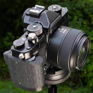 Nikon Zf Ergonomic Hand Grip image 1