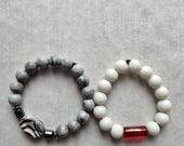 2in1 Handmade Gray & White Beaded Bracelet Set – Marbled Beads with Unique Glass Accents