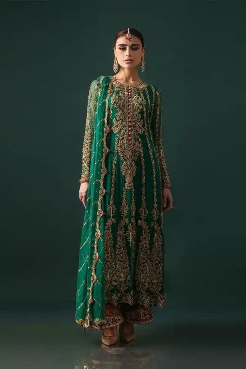 Emerald Green Pakistani Wedding Dress, Embroidered Chiffon Salwar Emerald Green Pakistani Wedding Dress, Embroidered Chiffon Salwar