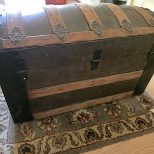 Vintage Dome Top Slatted Trunk, THIS IS A LOCAL Pick Up Only in  Pennsylvania