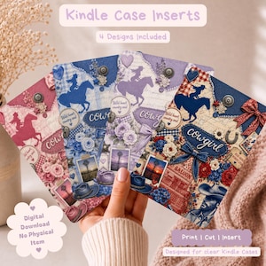 Könnte beinhalten: Vier rechteckige Kindle-Hülleneinlagen mit Cowgirl-Collagen in Pink, Blau, Lila und Rot. Jede Einlage zeigt Pferdesilhouetten, Blumenmuster, Cowboyhüte und den Schriftzug cowgirl sowie wild heart, country soul auf den verschiedenen Designs.