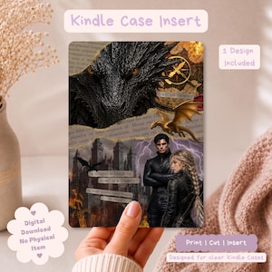 Könnte beinhalten: Ein rechteckiger Kindle-Hülleneinsatz mit einer Collage aus einem schwarzen Drachen, einem goldenen Drachen, einer Burg und zwei Figuren. Der Text enthält "I will not die today" und "A dragon without its rider is a tragedy. A rider without their dragon is dead."