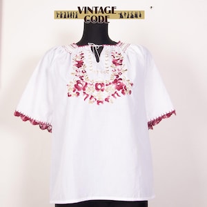Hungarian hand Embroidered Floral white  red blouse  / Penny Lane Short sleeve Smocked  Neck Folk Ethnic Embroidered blouse / sz Medium