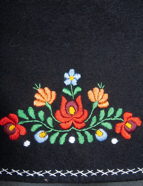 Hungarian hand embroidered Black floral vest / Ma… - image 8