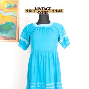 90s Vintage Crinkled Cotton Dress: Turquoise Blue Lace Trim, Size L-XL