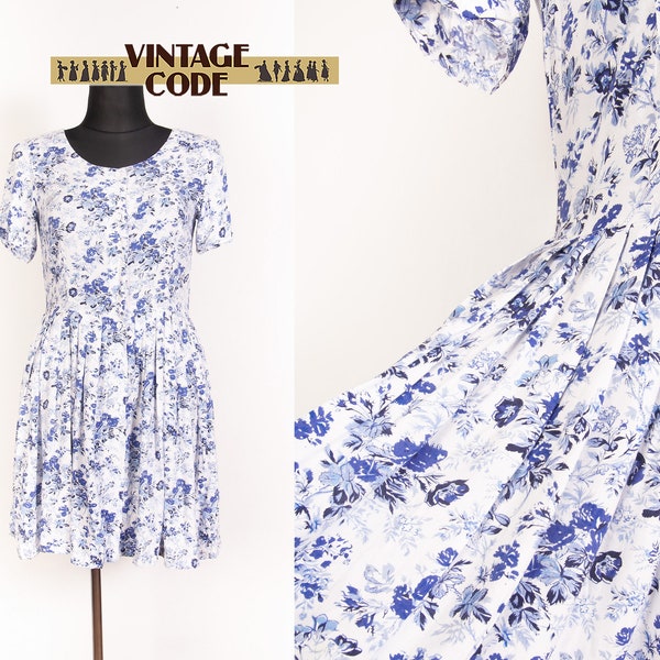 90s vtg Button down Mini  dress  /  Short Sleeve  White Blue Floral  Grunge  mini dress / size Medium to Large