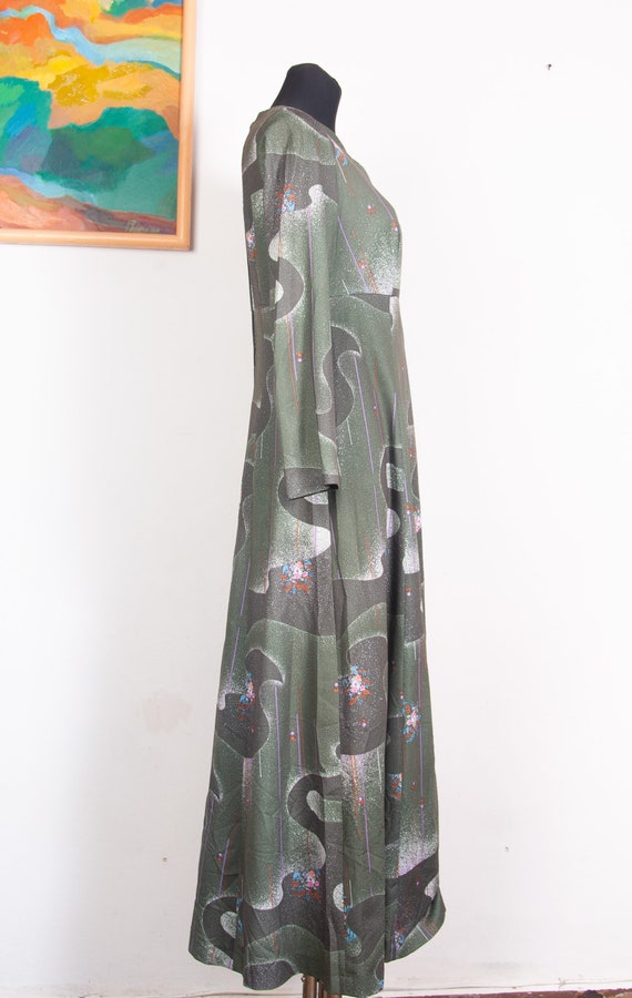 Green floral 70s maxi dress /  Heart shaped neckl… - image 4