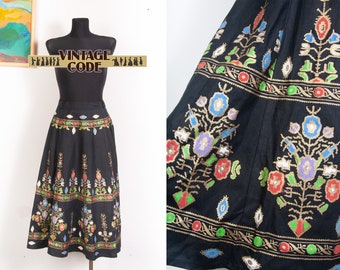 Vtg Cotton Graphic Floral print Wrap skirt /  Black floral Mid Length Block Print Hippie Skirt  / sz Small to Medium