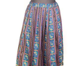 Vintage Floral Cotton Dirndl Skirt: Austrian Folk Style, Medium to Large