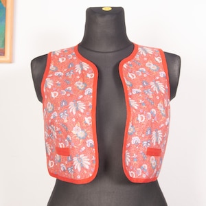 70-tals blommig prärieväst Vintage röd boho hippieväst Cottagecore Festival lager-på-lager L XL