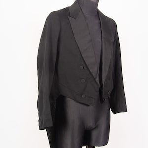 Frac eduardiano de lana negra, c. 1905-1912, solapas de seda, corbata blanca formal / XS/S