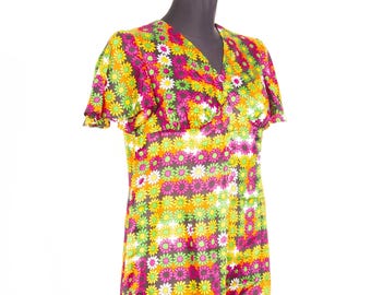 60s Flower Power Dress / Daisy Empire Waist Hippie Mod Flutter Sleeve Summer Dress /  M