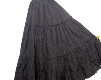 Falda larga negra de tafetán con volantes, estilo años 50, cintura alta, apliques florales, talla XS a S.