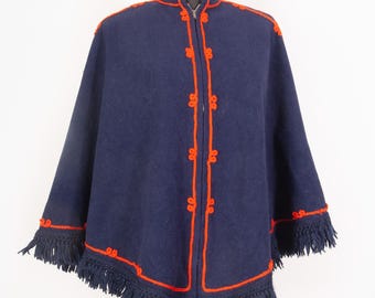 Poncho/capa de lana vintage de los años 70, estilo europeo/azul marino, con flecos bordados, estilo boho.