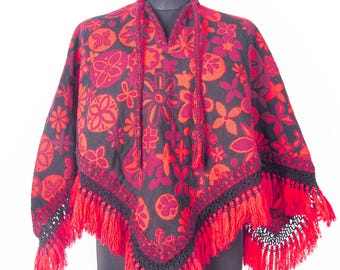 Red 1970s Tapestry Poncho / Cape blanket poncho with ties and fringe / free size
