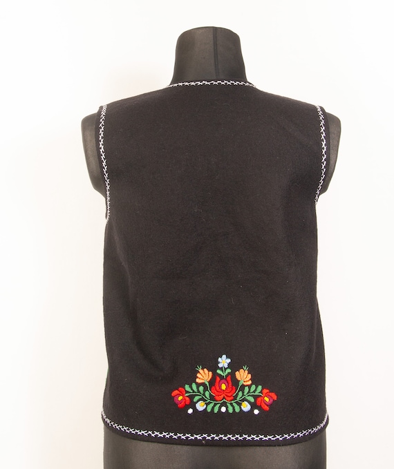 Hungarian hand embroidered Black floral vest / Ma… - image 4