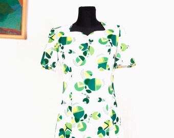 Vintage 70s Mod Mini Dress White Green Geometric Crimplene Short Sleeve S