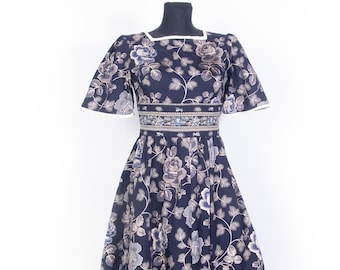 70s Vintage Sherman of London Floral Cotton Dress - Fit & Flare, Size Small