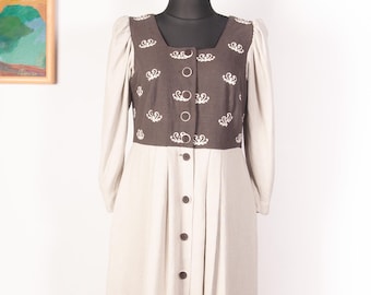 Vintage Linen Blend Dirndl Dress: Bavarian Trachten with Pockets (L-XL)