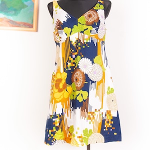 60s Cotton Groovy  Mini Beach dress /  Tropical Hawaiian style dress / French vtg Sleeveless  Sun dress /  sz Small to Medium