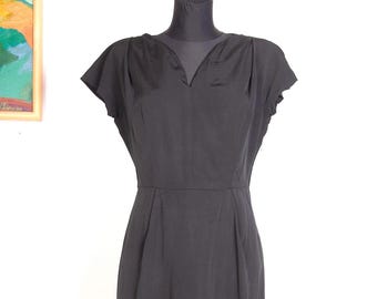 1950s Black Taffeta Wiggle Dress / Vintage Film Noir Cocktail Dress / Cap Sleeve Pinup / S