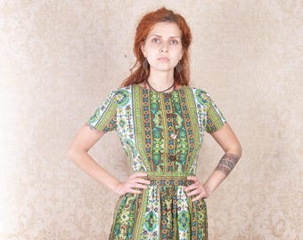 Vintage 50s Green Cotton Shirtwaist Dress Floral Ornamental Print Small
