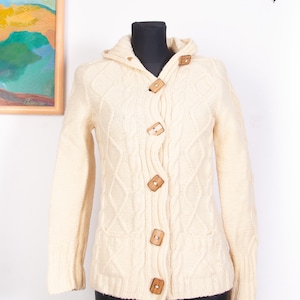 Cable knitted Hooded Cardigan with Pockets /  Wool Irish style Chunky Cream white Cardigan with Wooden buttons /  sz Small