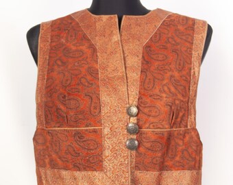 Gilet vintage in pelle scamosciata / Gilet in pelle con motivo paisley dorato dipinto a mano / Gilet folk metallizzato / M
