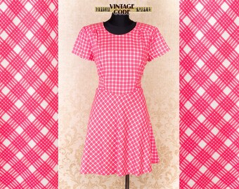 Mod Mini Dress / Bright Pink White 60s 70s vtg Short  Mod / Short sleeve Scooter mini dress / Twiggy dress / size  Medium