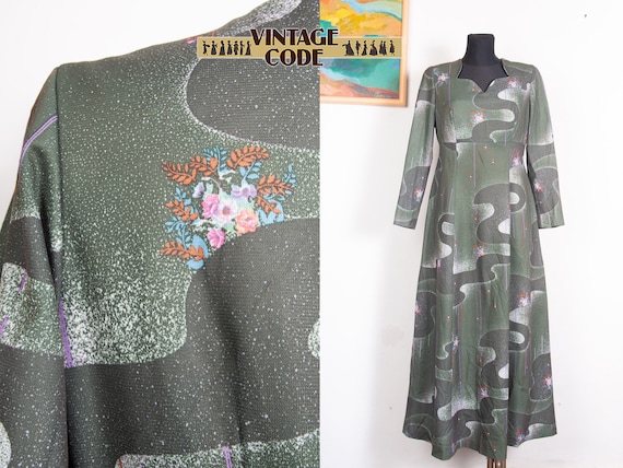 Green floral 70s maxi dress /  Heart shaped neckl… - image 1