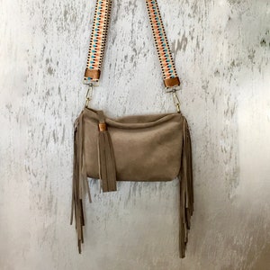 borsa scamosciata cammello con tracolla fantasia, borsa artiganale , Made in Italy