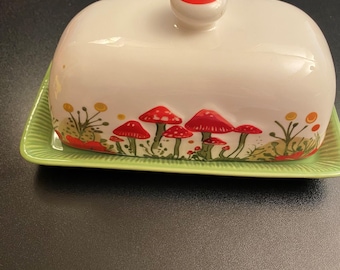 Butter dish, modern ceramic mushroom-themed covered