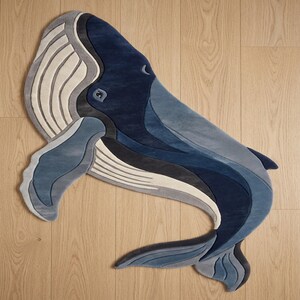 Alfombra de lana con forma de ballena jorobada, alfombra tejida a mano, alfombra con forma de animal marino, alfombra costera azul grisácea, decoración estética para habitaciones.